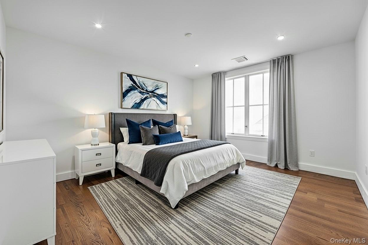 #9 photo, 291 Main Street, Eastchester , NY 10709