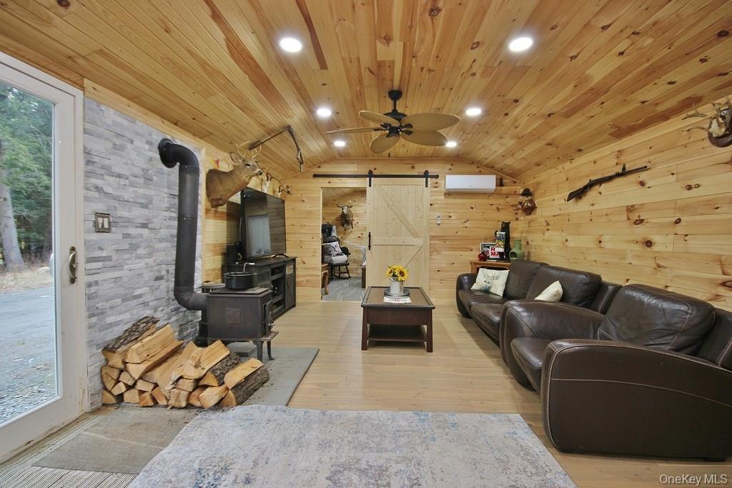 #11 photo, 703 Dahlia Road, Livingston Manor , NY 12758