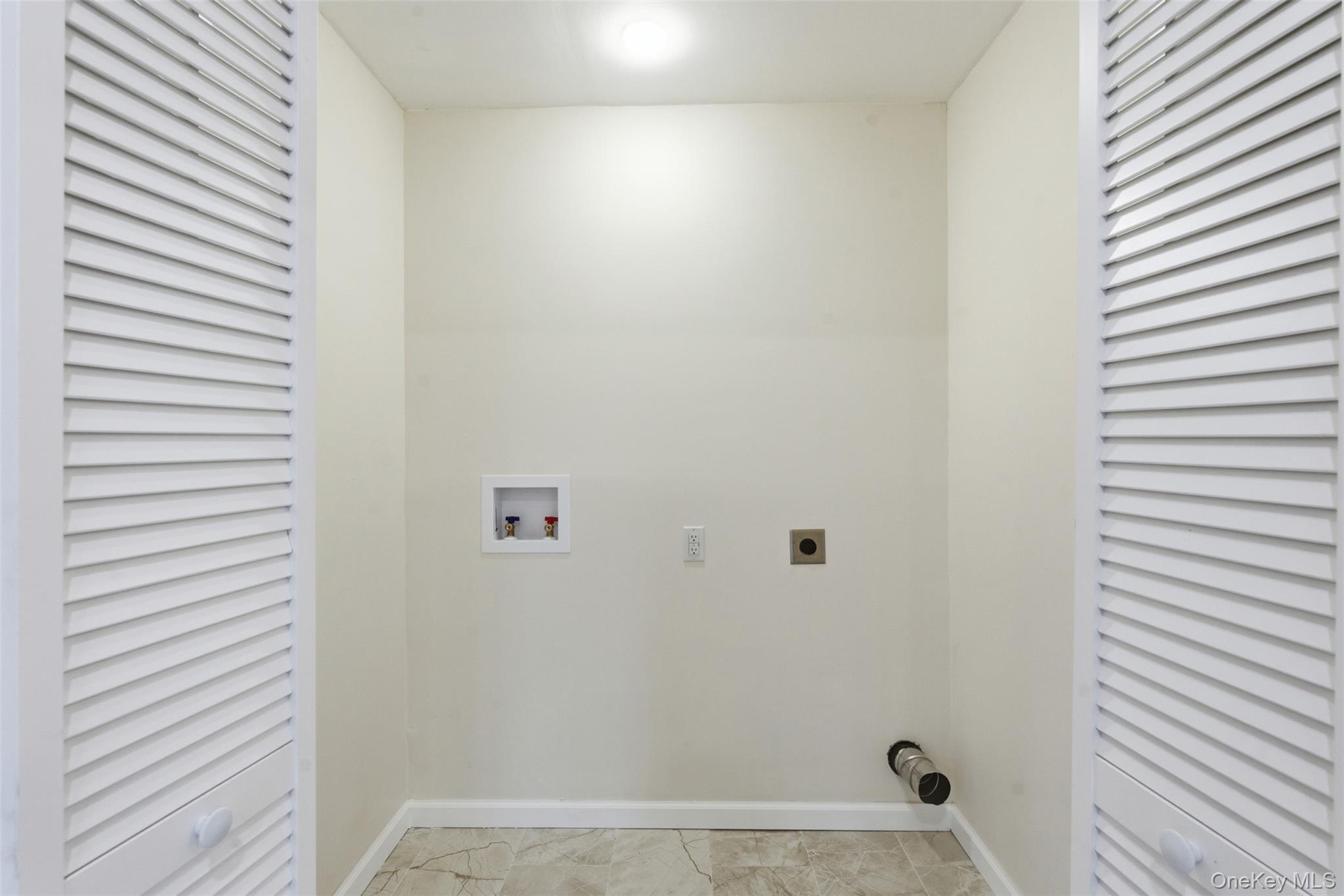 #14 photo, 106 New Hamburg Road, 뉴욕주 Wappingers Falls , NY 12590