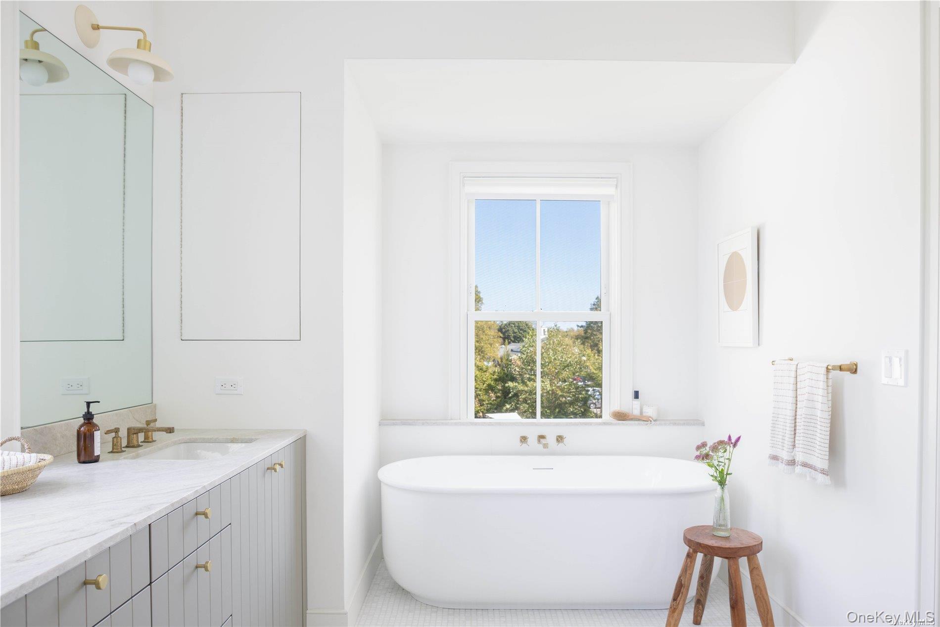 #20 photo, 400 Youngs Road, Orient , NY 11957