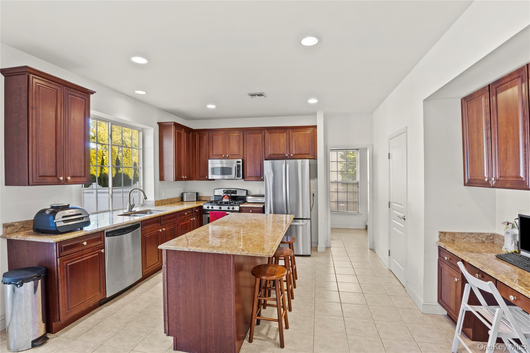 #14 photo, 33 Pinehurst Drive, Mount Sinai , NY 11766