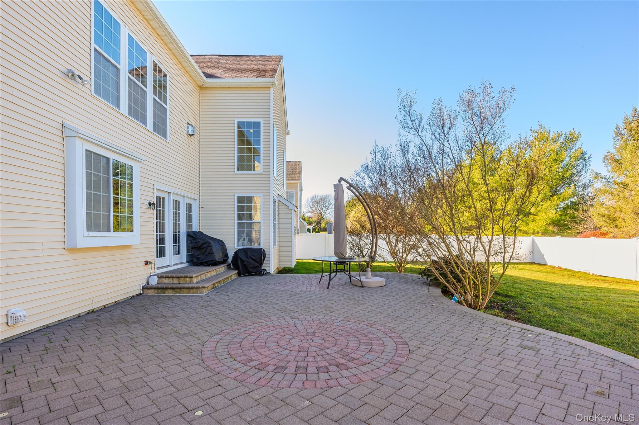 #5 photo, 33 Pinehurst Drive, Mount Sinai , NY 11766