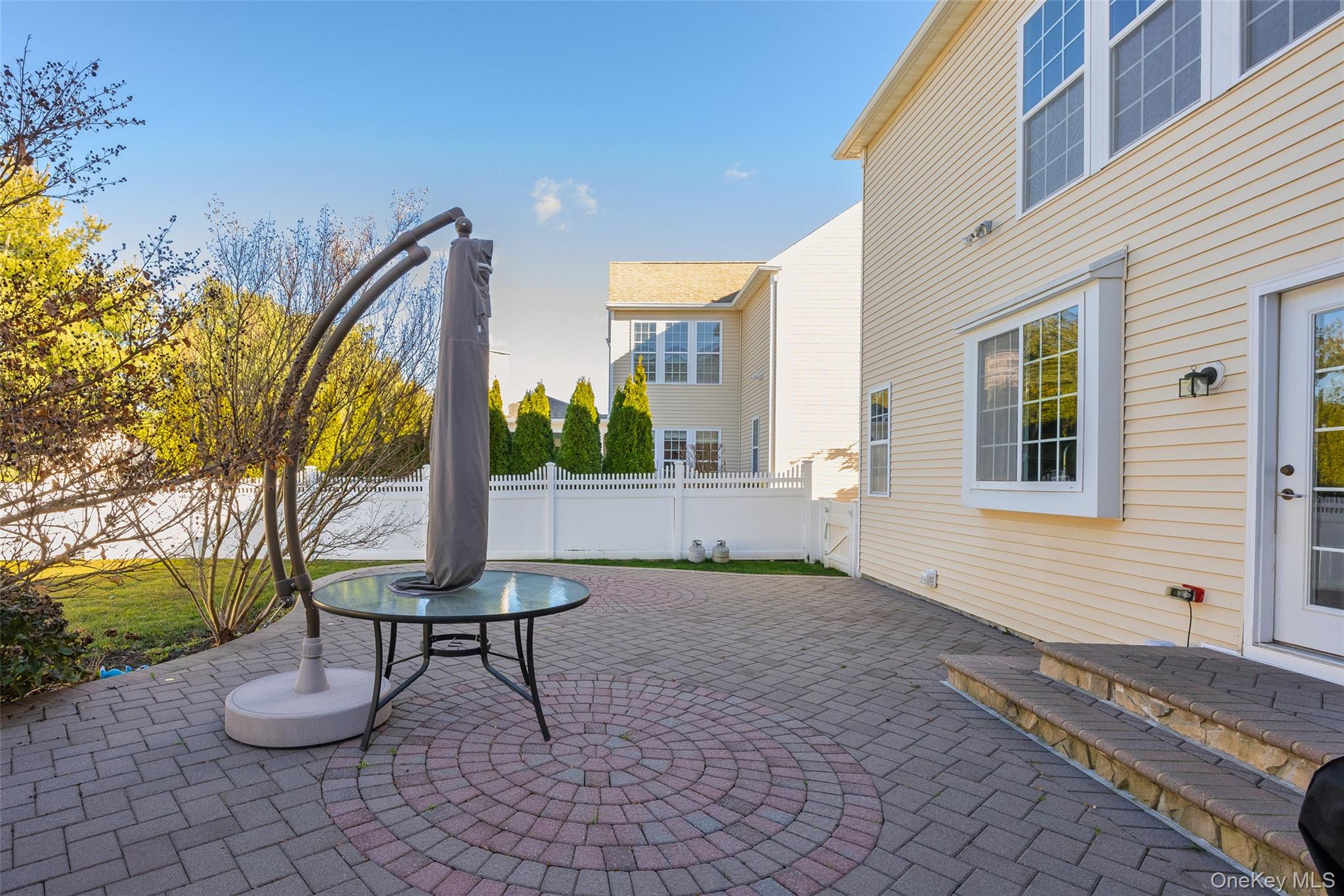 #7 photo, 33 Pinehurst Drive, Mount Sinai , NY 11766