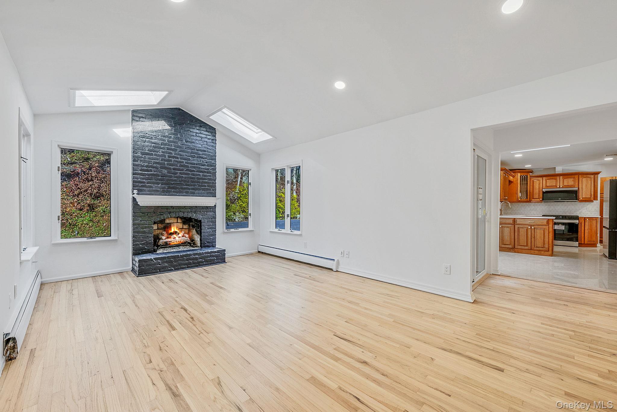 #16 photo, 25 Farmington Lane, Melville , NY 11747