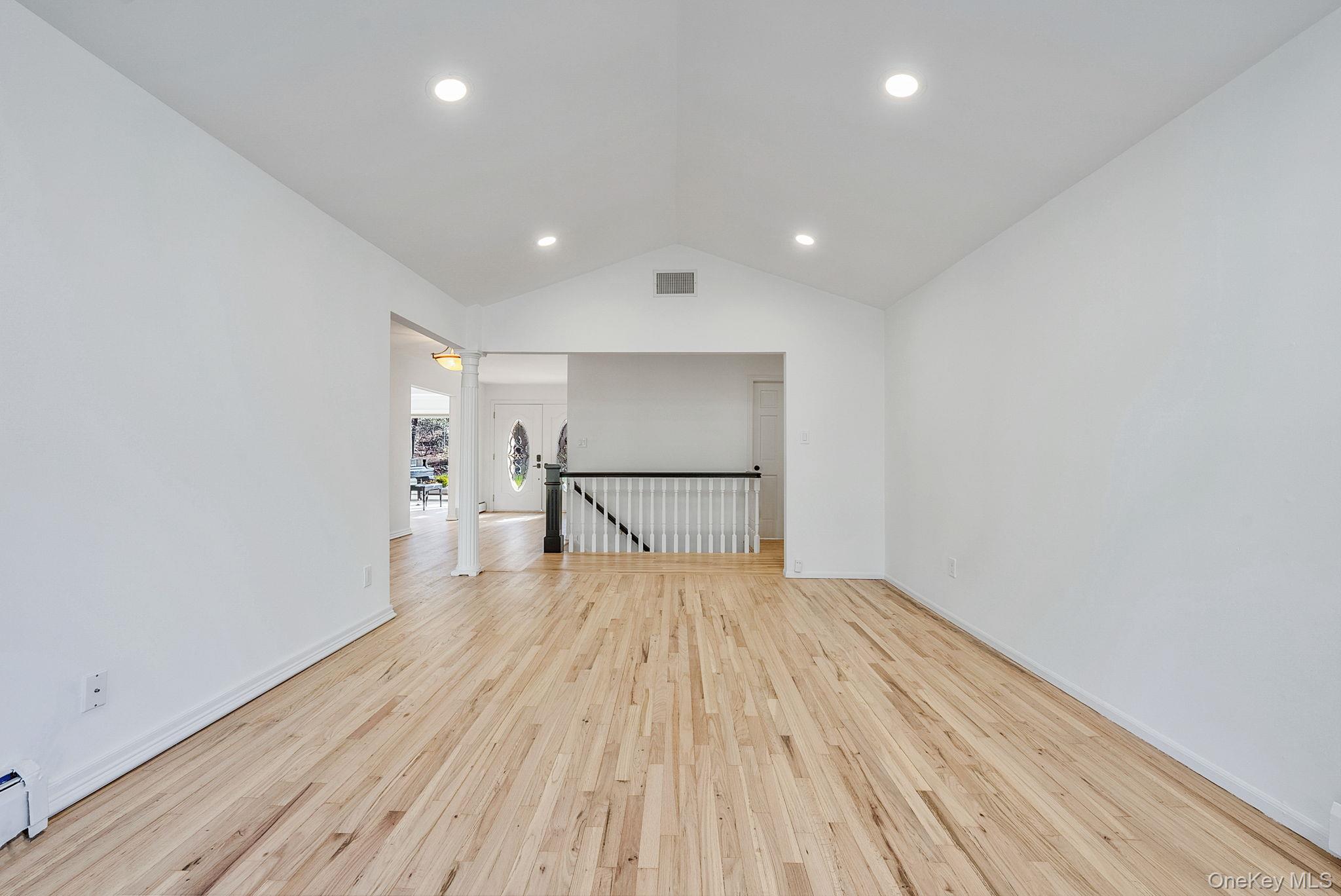 #17 photo, 25 Farmington Lane, Melville , NY 11747