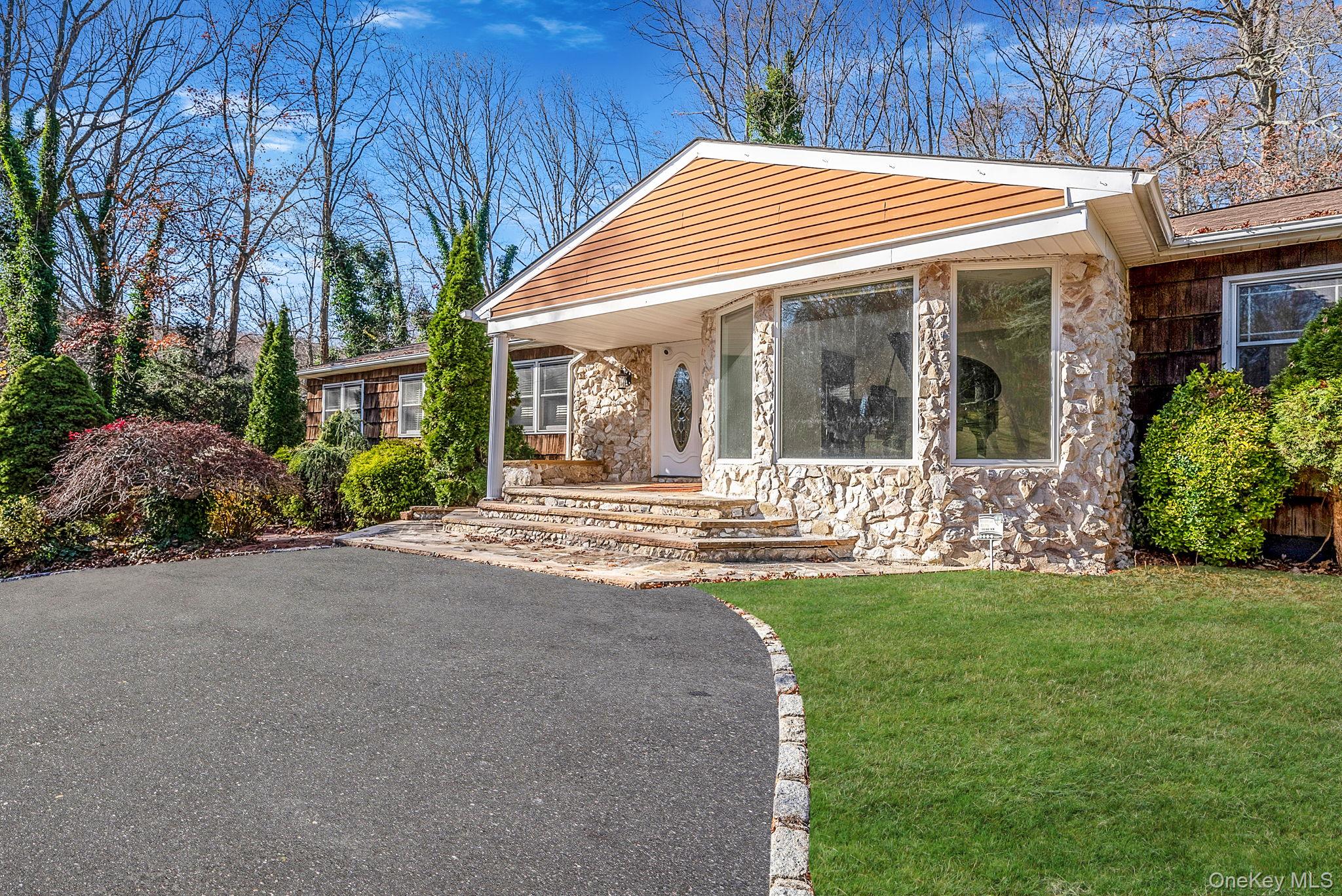 #2 photo, 25 Farmington Lane, Melville , NY 11747