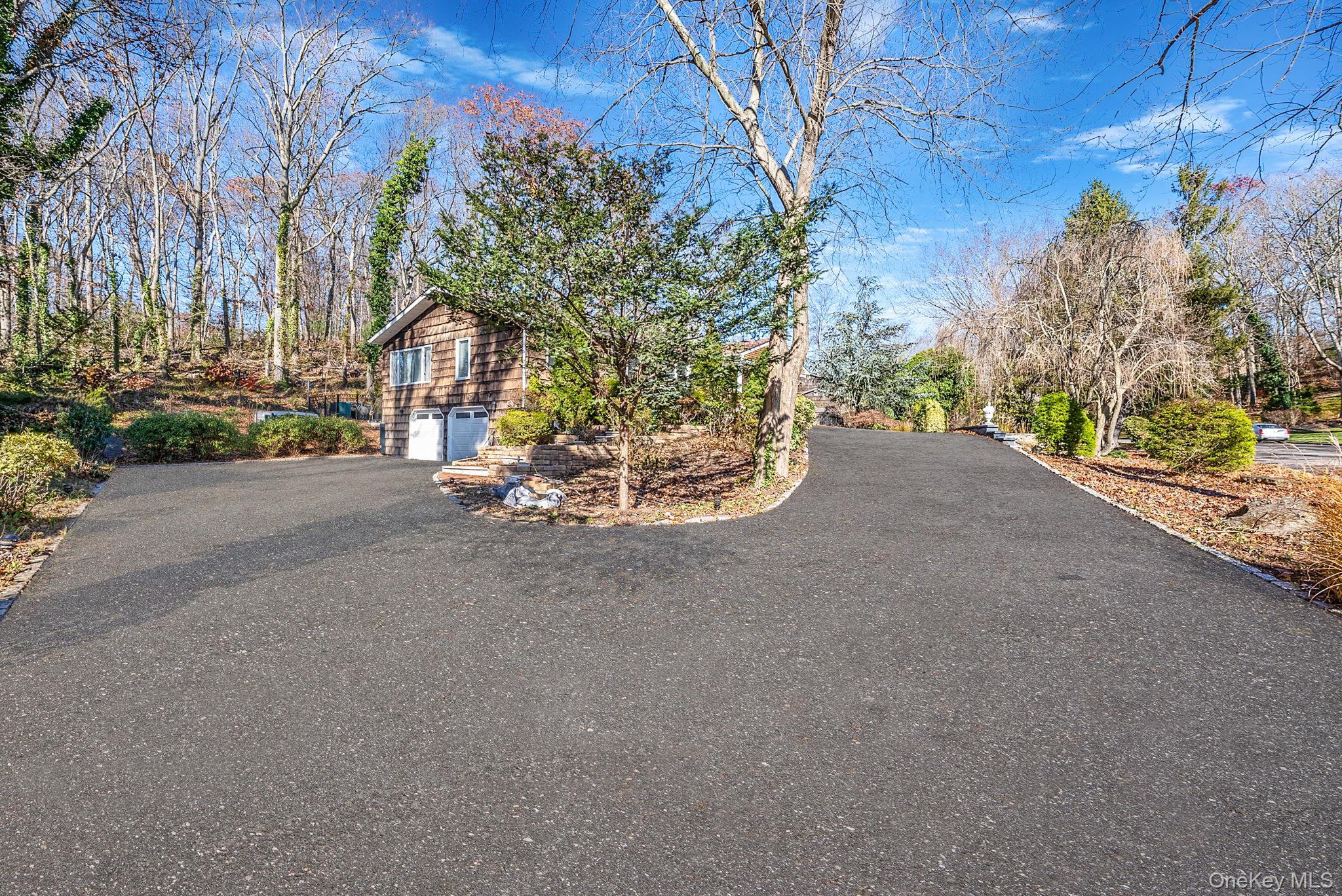 #5 photo, 25 Farmington Lane, Melville , NY 11747