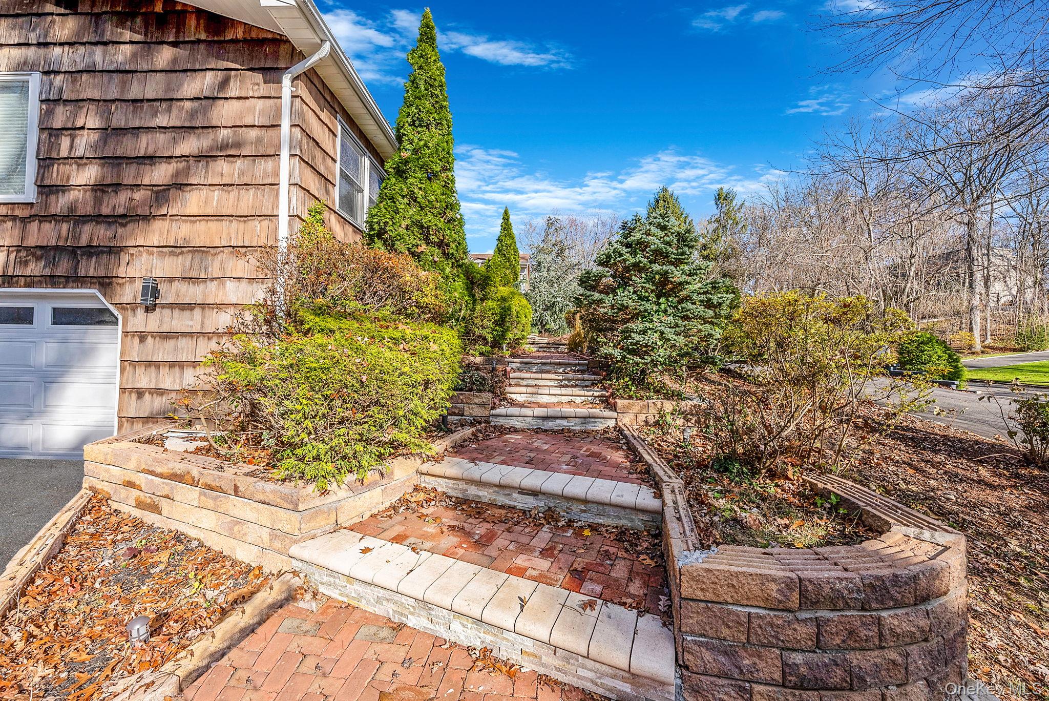 #7 photo, 25 Farmington Lane, Melville , NY 11747