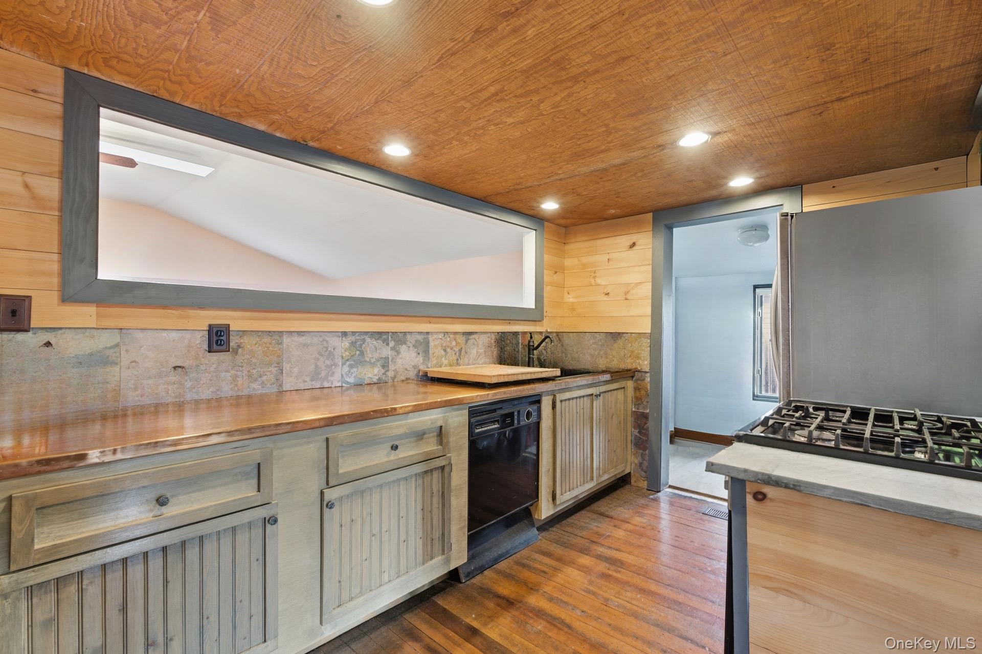 #6 photo, 56 Eastview Road, Ronkonkoma , NY 11779