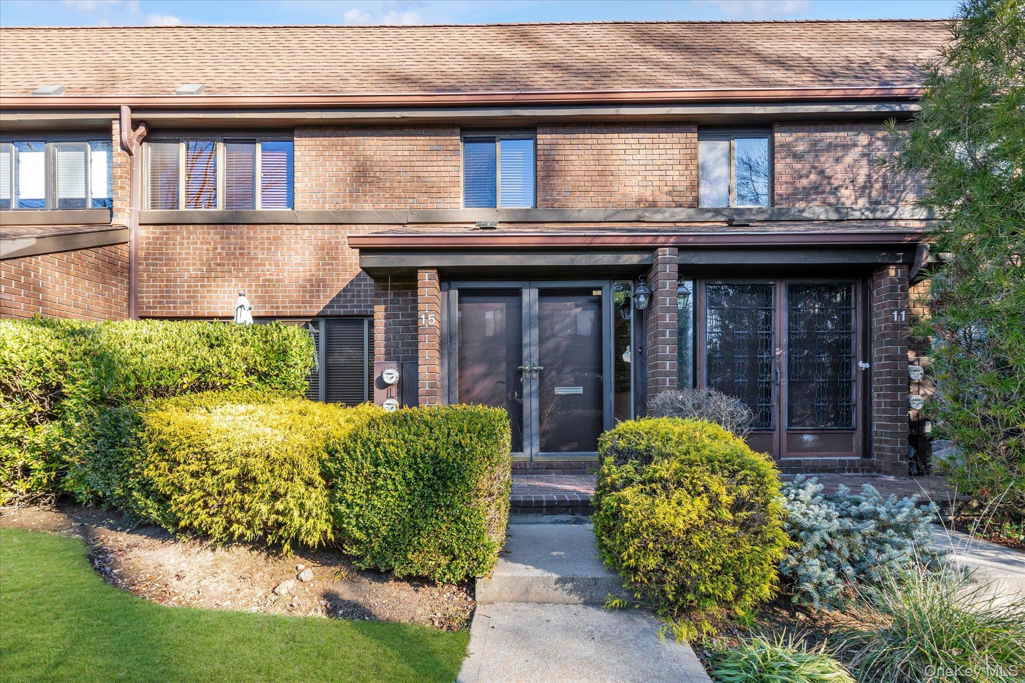 #1 photo, 15 Spring Hollow, מחוז נסאו Roslyn , NY 11576