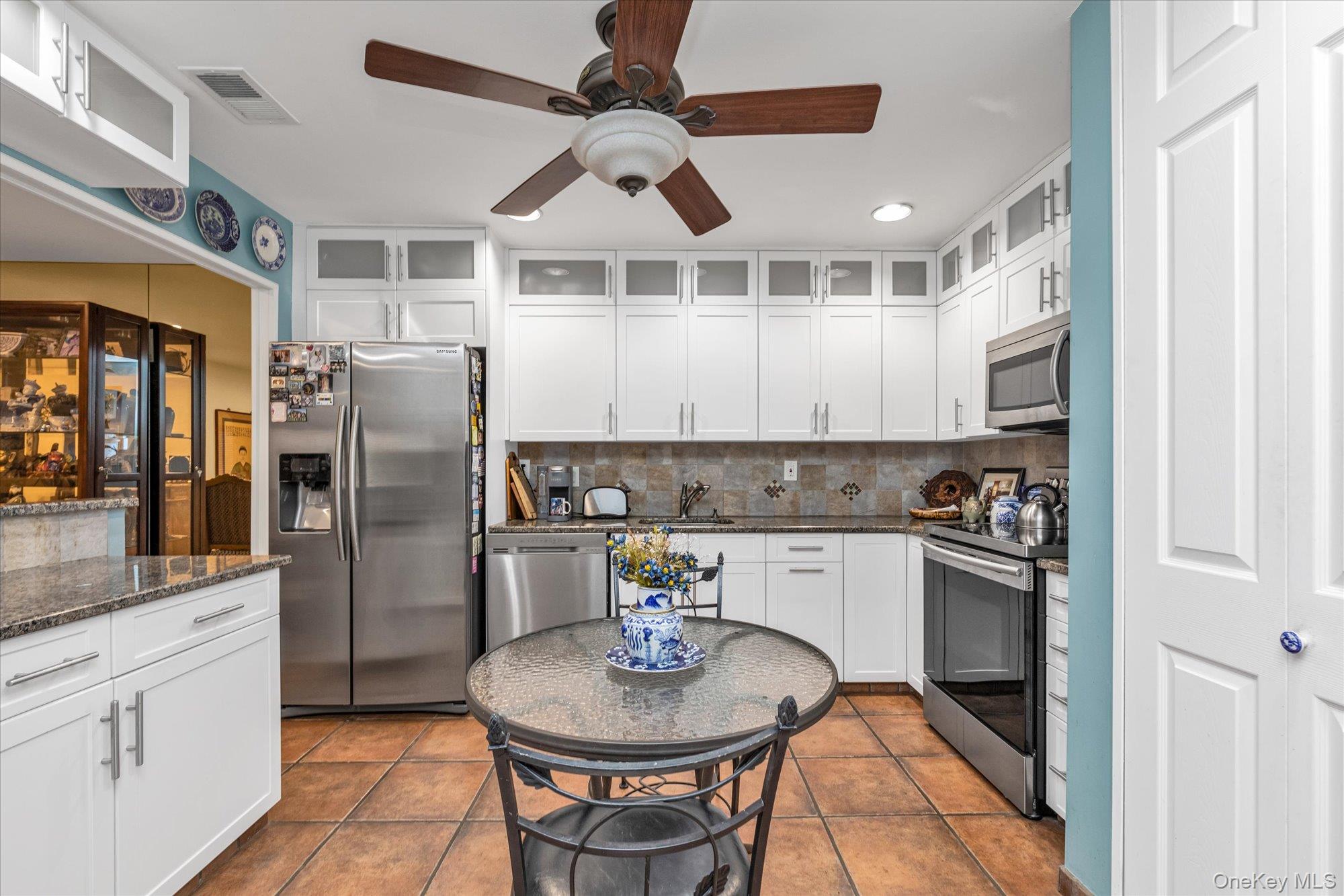 #11 photo, 15 Spring Hollow, מחוז נסאו Roslyn , NY 11576