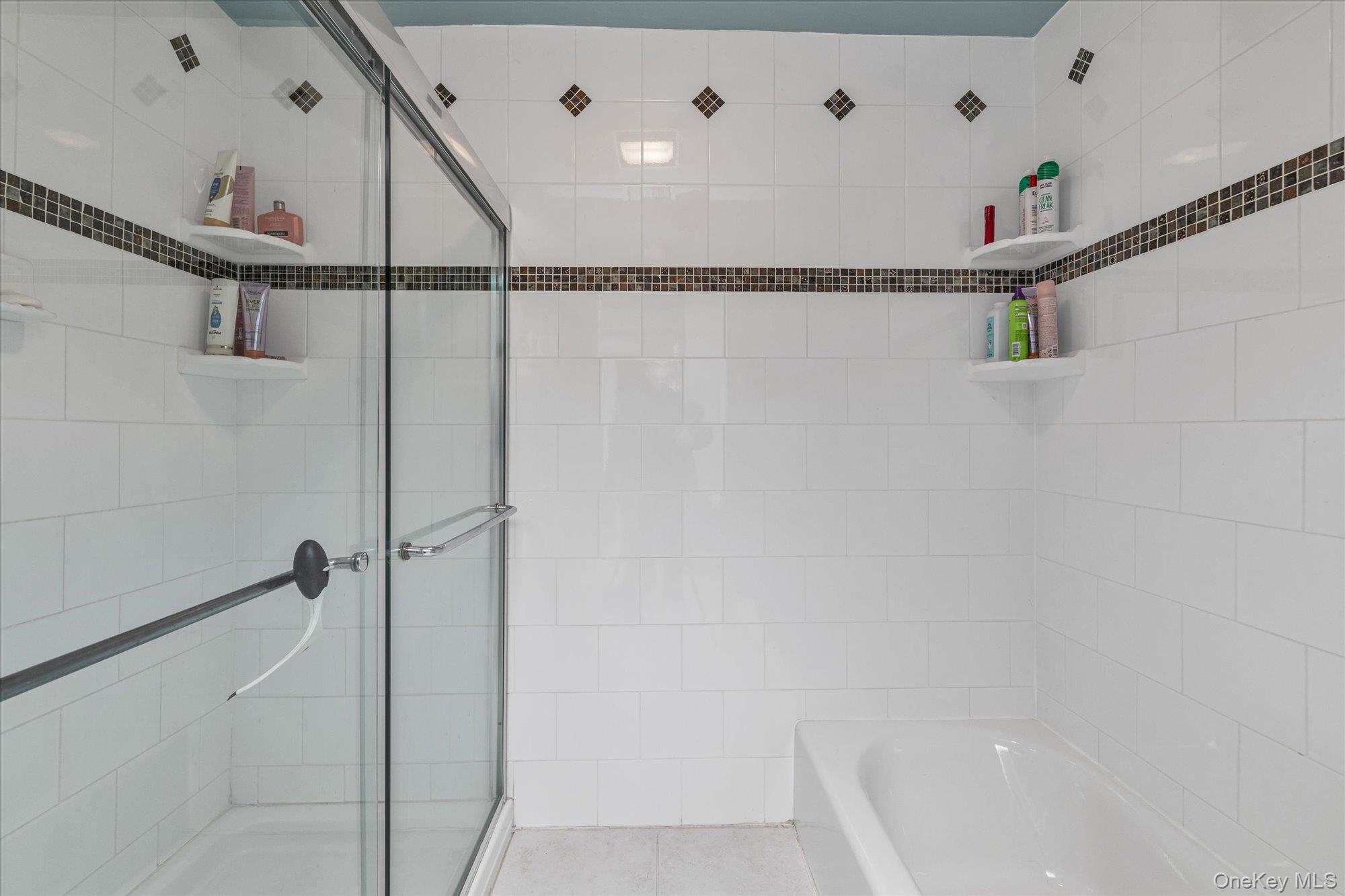 #19 photo, 15 Spring Hollow, מחוז נסאו Roslyn , NY 11576