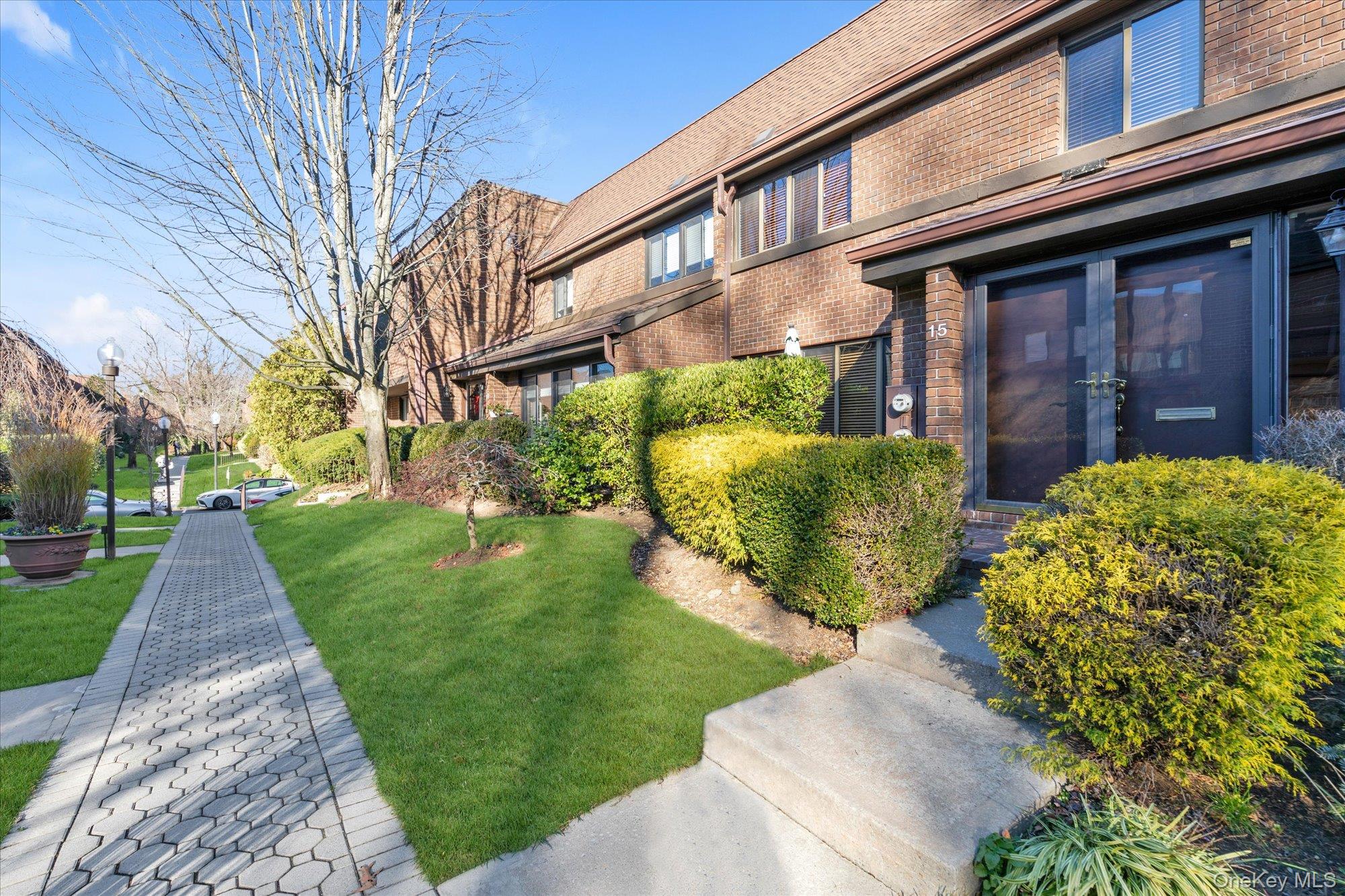 #2 photo, 15 Spring Hollow, מחוז נסאו Roslyn , NY 11576