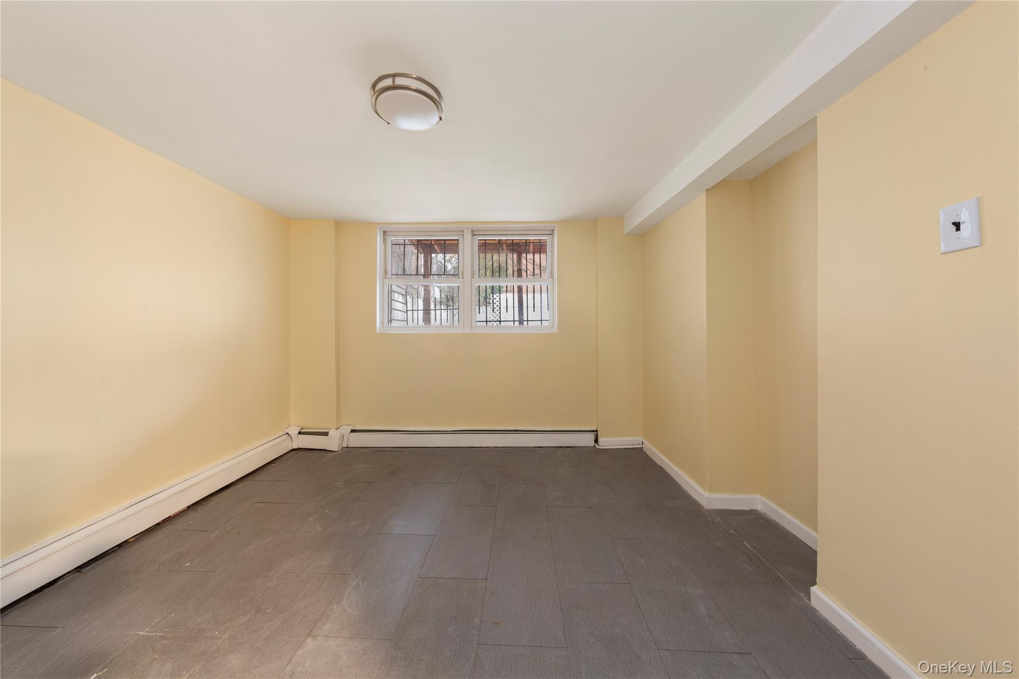 #20 photo, 9141 195th Street, Hollis , NY 11423