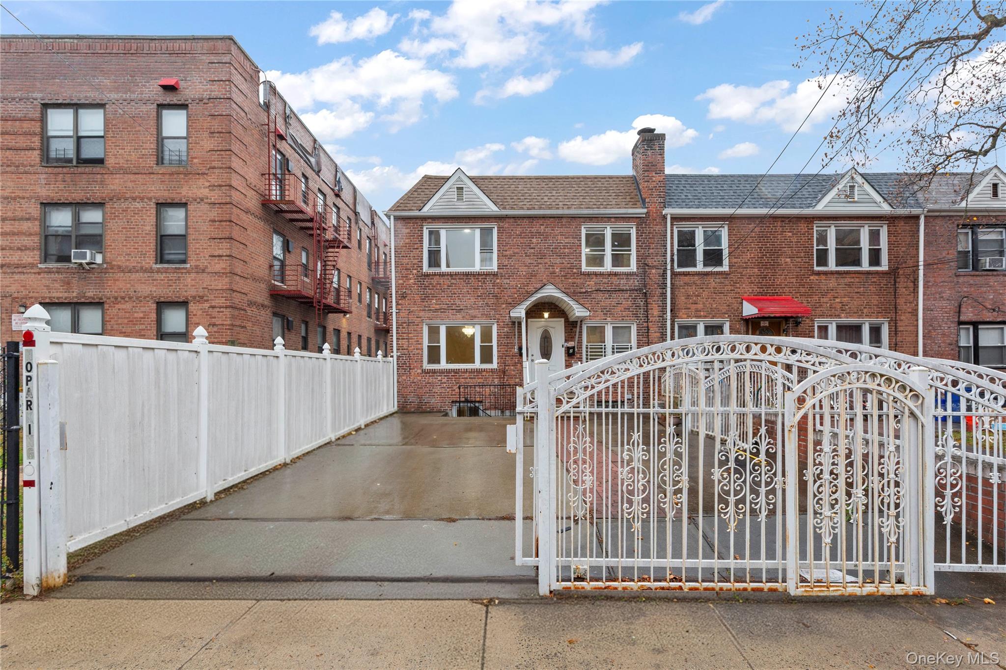 #3 photo, 9141 195th Street, Hollis , NY 11423