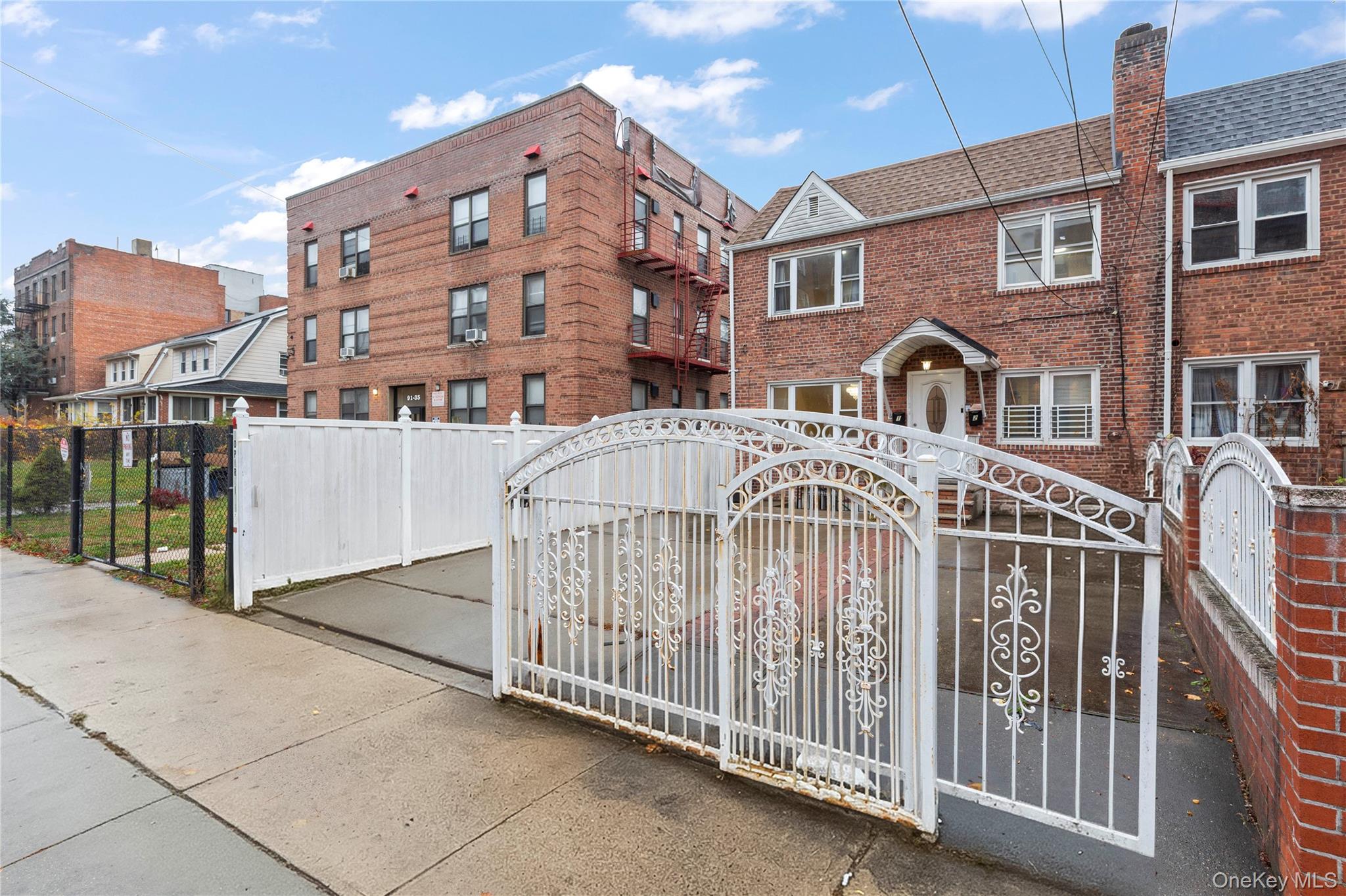 #4 photo, 9141 195th Street, Hollis , NY 11423