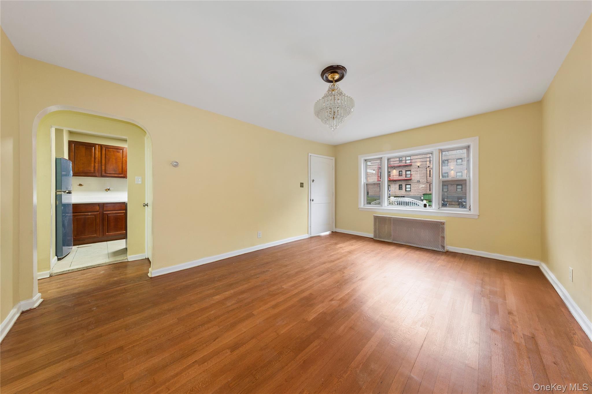 #8 photo, 9141 195th Street, Hollis , NY 11423