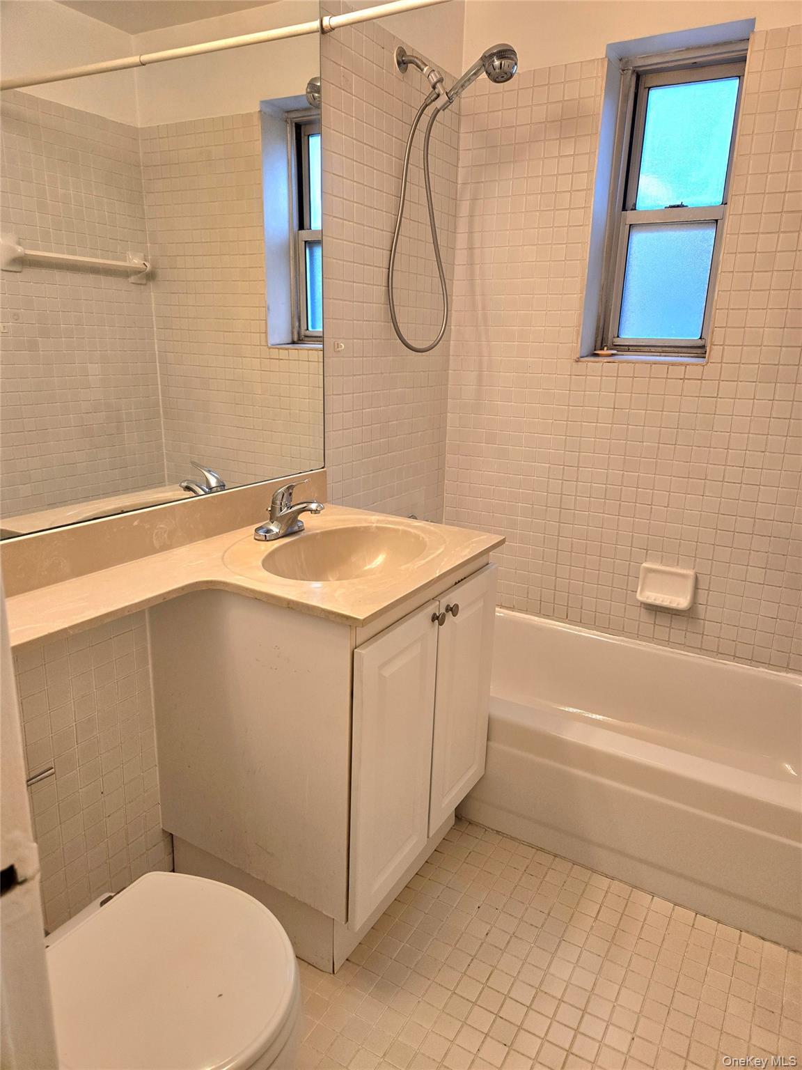 #10 photo, 111-22 66th Avenue, 뉴욕퀸즈 Forest Hills , NY 11375