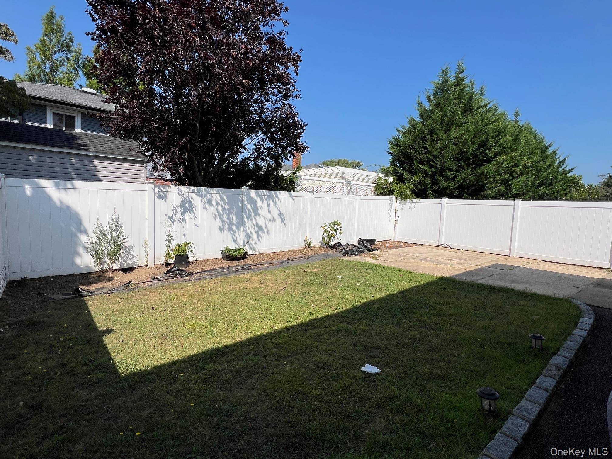 #13 photo, 49 Catalpa Street, 롱 아일랜드 North Babylon , NY 11703