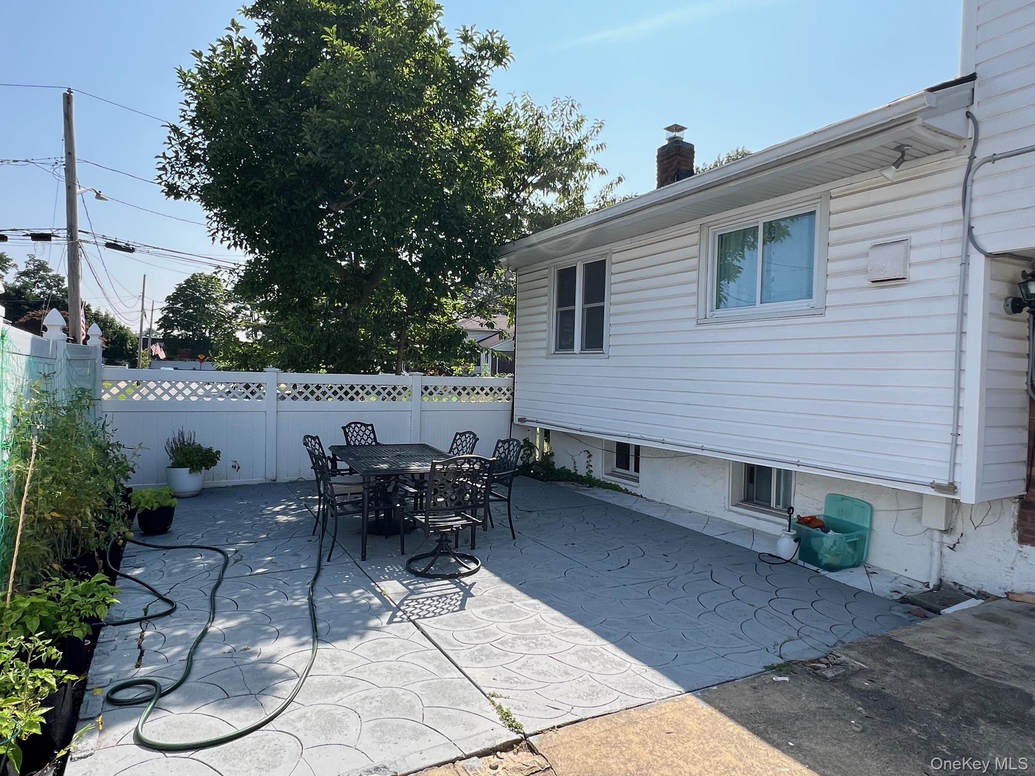 #15 photo, 49 Catalpa Street, 롱 아일랜드 North Babylon , NY 11703