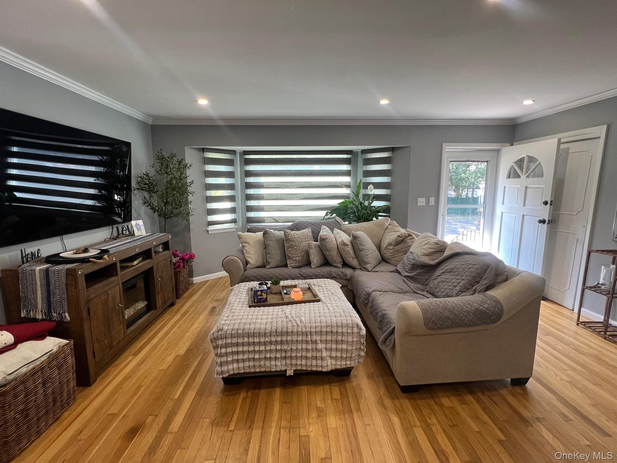 #2 photo, 49 Catalpa Street, 롱 아일랜드 North Babylon , NY 11703