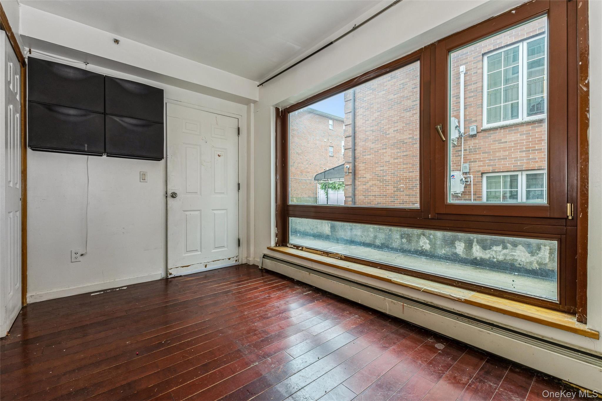 #8 photo, 57-35 Lawrence St, Куинс ‖ Flushing , NY 11355