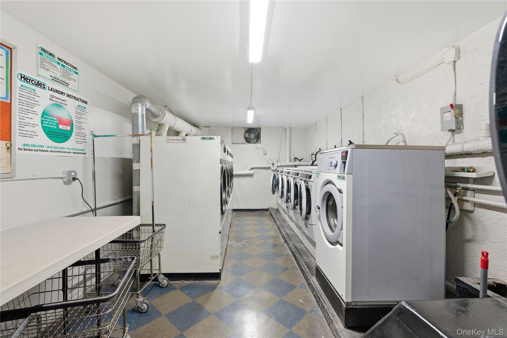 #11 photo, 210 Fulton Street, מחוז נסאו Farmingdale , NY 11735