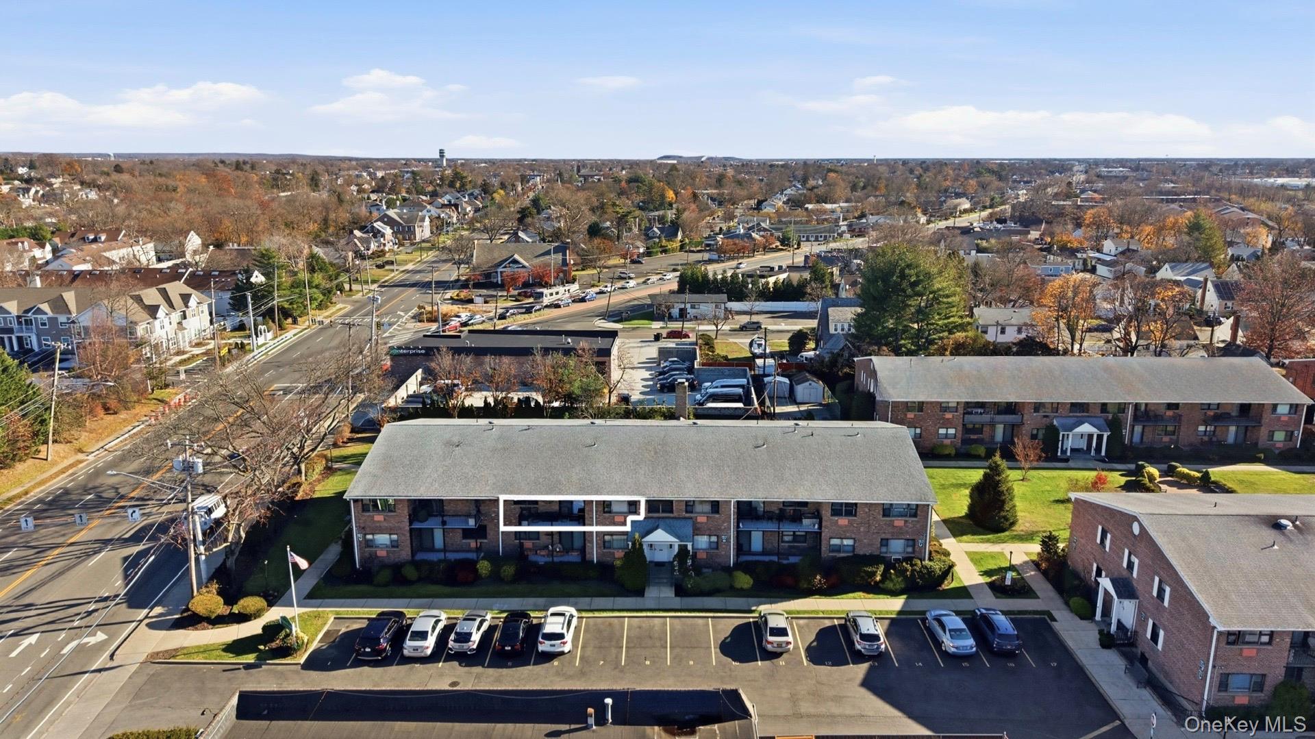 #12 photo, 210 Fulton Street, מחוז נסאו Farmingdale , NY 11735