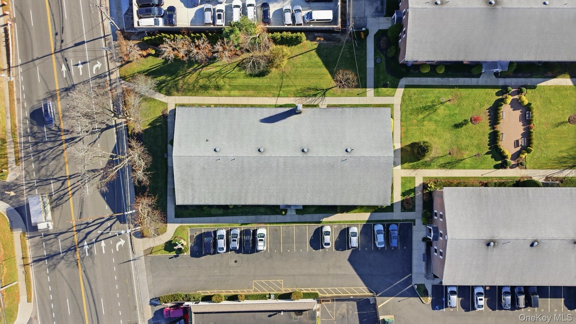 #13 photo, 210 Fulton Street, מחוז נסאו Farmingdale , NY 11735