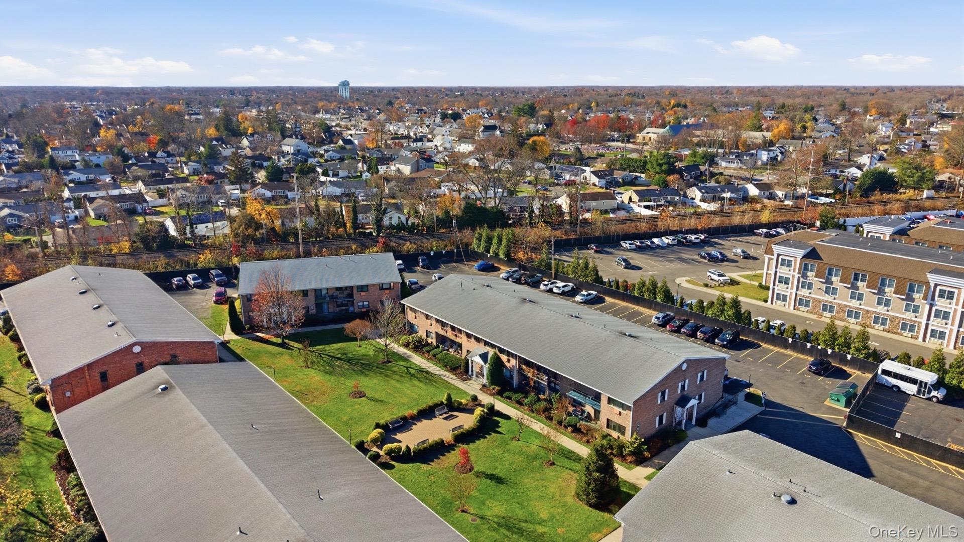 #14 photo, 210 Fulton Street, מחוז נסאו Farmingdale , NY 11735