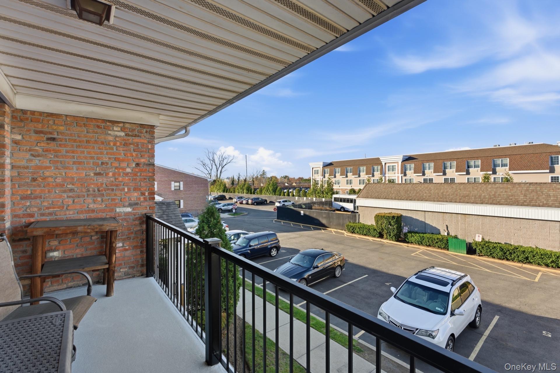 #7 photo, 210 Fulton Street, מחוז נסאו Farmingdale , NY 11735