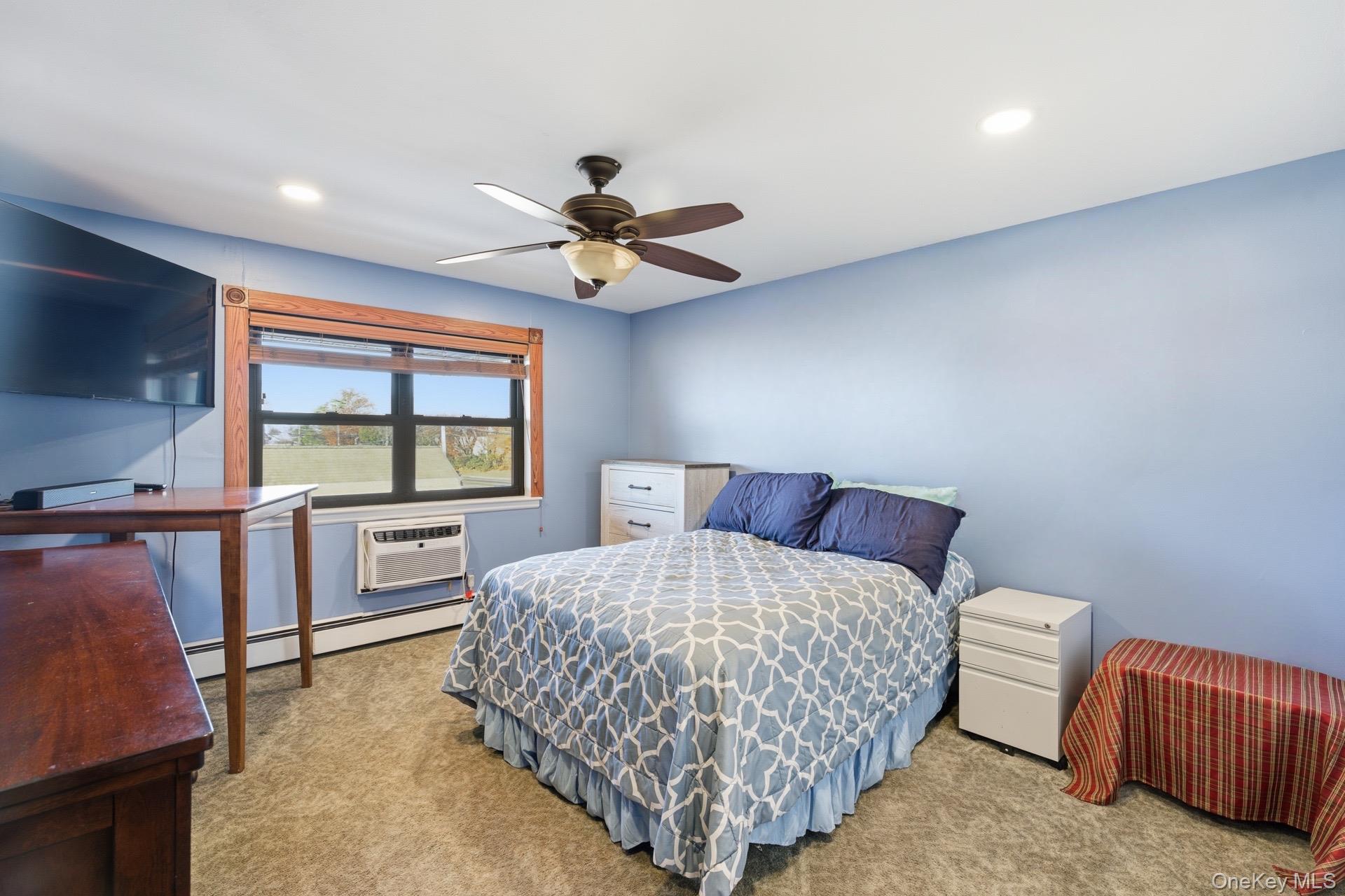 #8 photo, 210 Fulton Street, מחוז נסאו Farmingdale , NY 11735