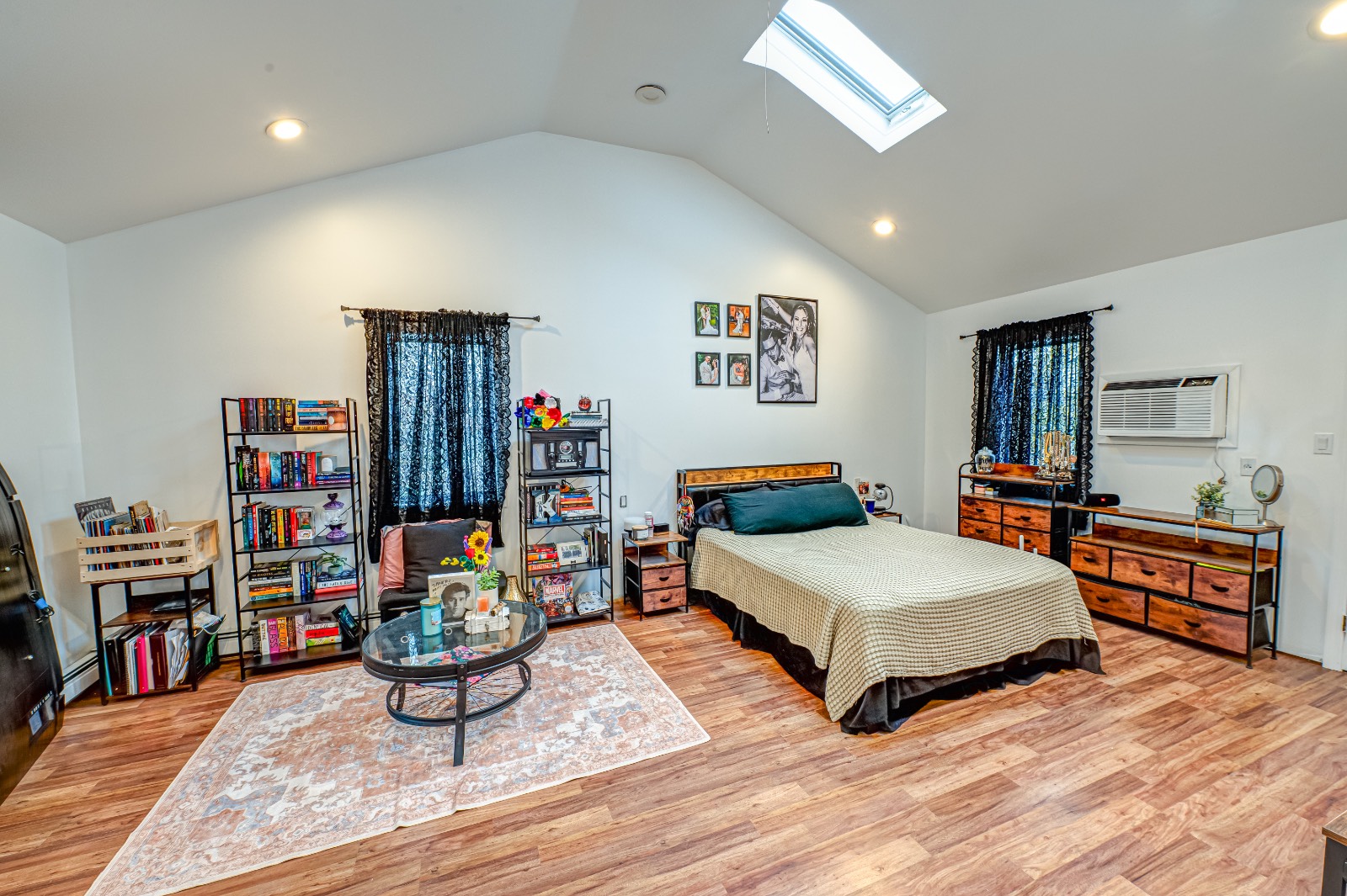 #11 photo, 50 ISLIP BOULEVARD, מחוז סאפוק ISLIP , NY 11751