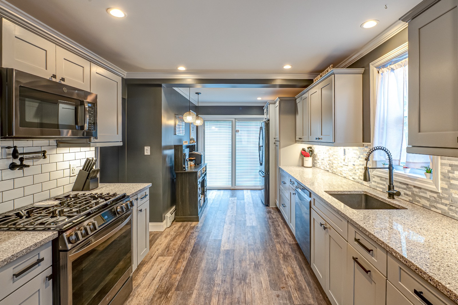 #7 photo, 50 ISLIP BOULEVARD, מחוז סאפוק ISLIP , NY 11751