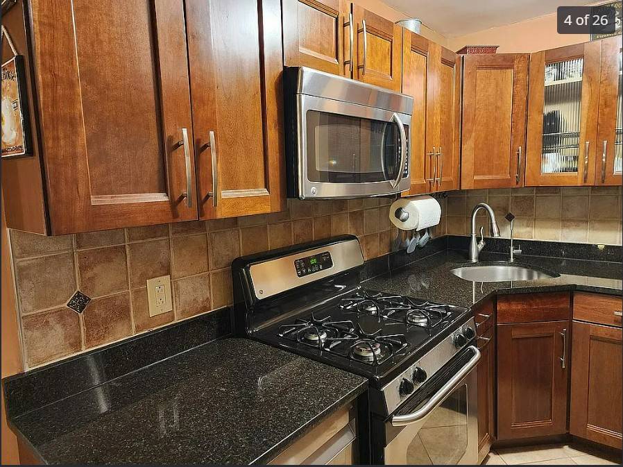 #18 photo, 88-12 151ST ST., קווינס HOWARD BEACH , NY 11414