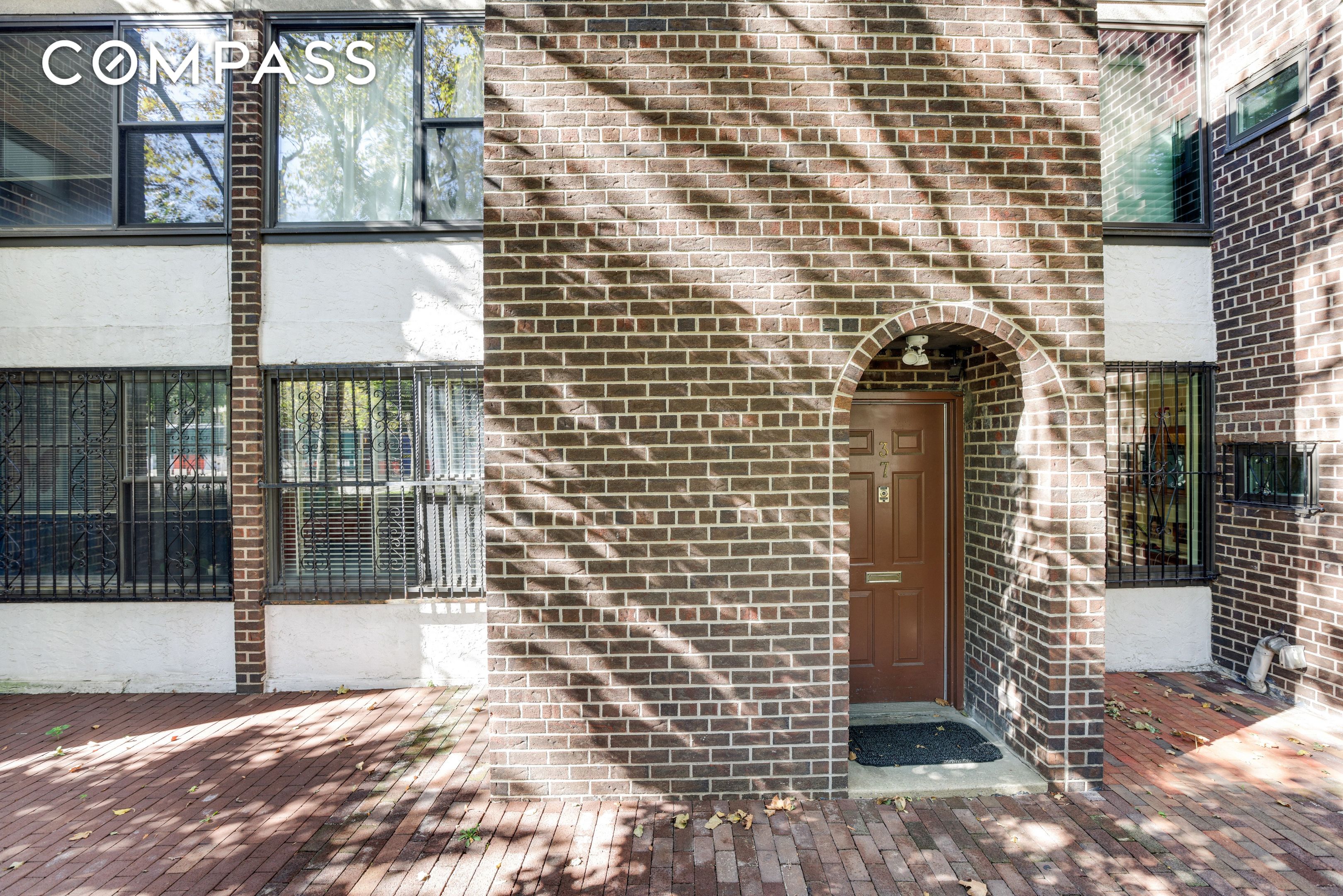 #4 photo, 37 Henry Street, Brooklyn Heights , NY 11201