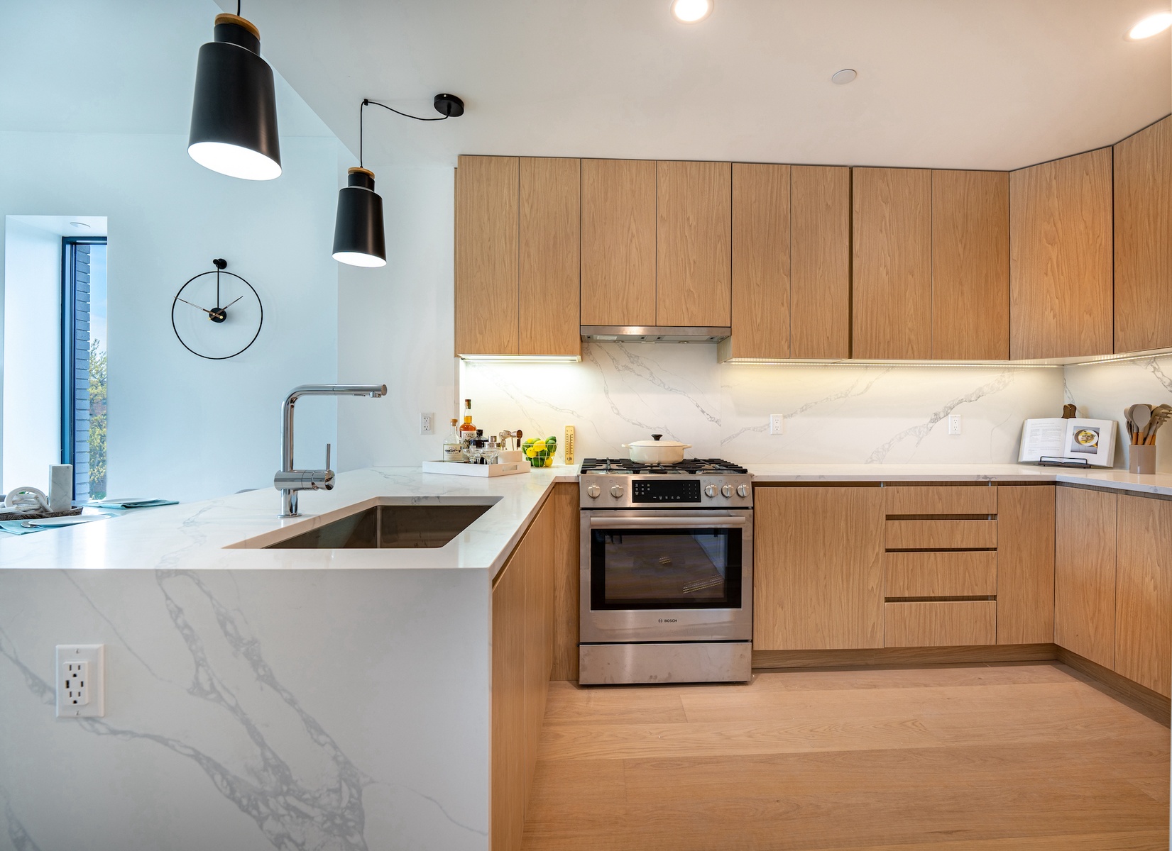 #7 photo, 30-05 Vernon Boulevard, Astoria , NY 11102