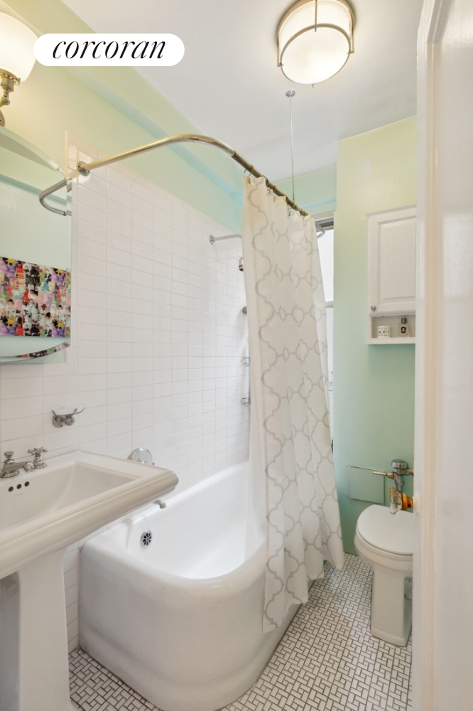 #6 photo, 30 5TH Avenue, Greenwich Village , NY 10011