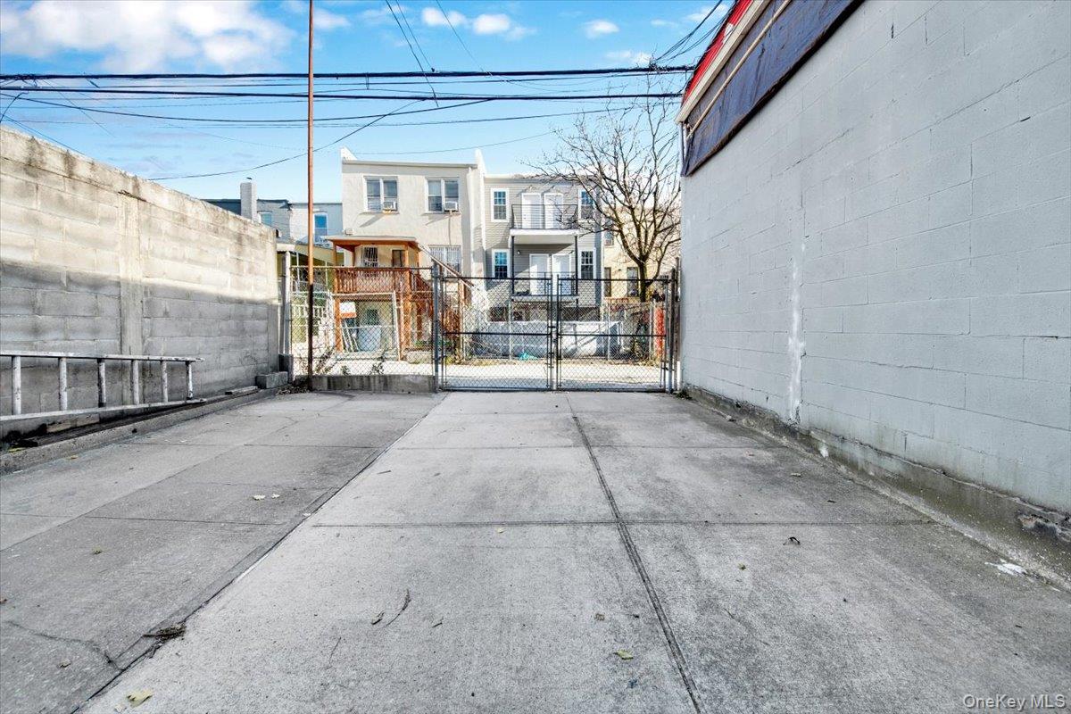 #19 photo, 1238 Colgate Avenue, Бронкс ‖ Bronx , NY 10472