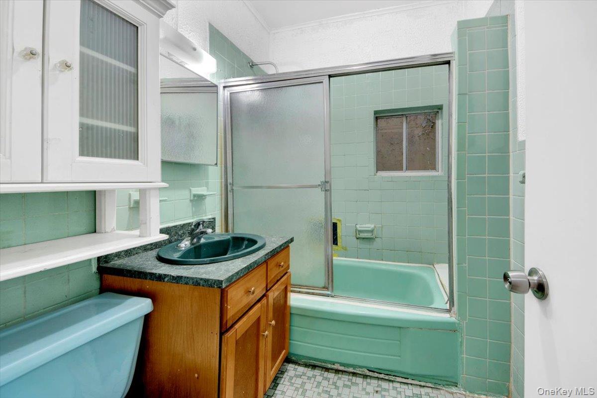 #7 photo, 1238 Colgate Avenue, Бронкс ‖ Bronx , NY 10472