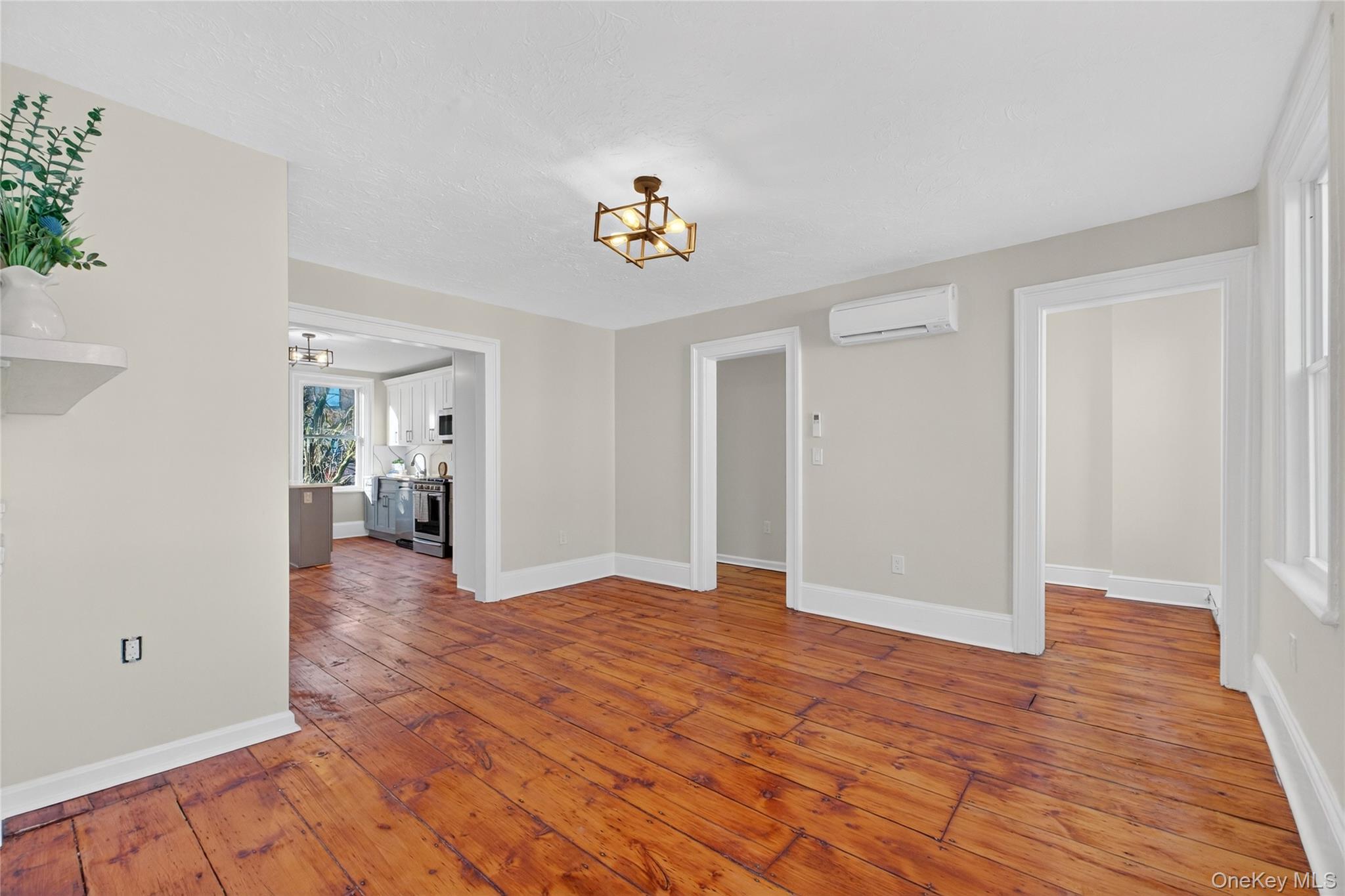 #4 photo, 171 Chambers Street, Newburgh , NY 12550