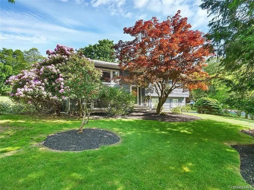 #2 photo, 5 Van Gogh Lane, Airmont , NY 10901