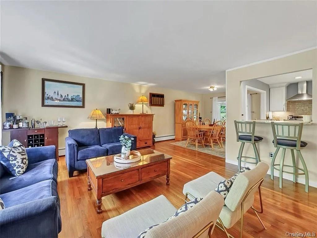 #7 photo, 5 Van Gogh Lane, Airmont , NY 10901