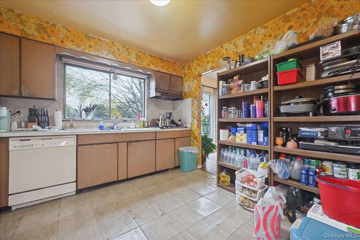 #11 photo, 122 Haypath Road, Нассау ‖ Bethpage , NY 11714