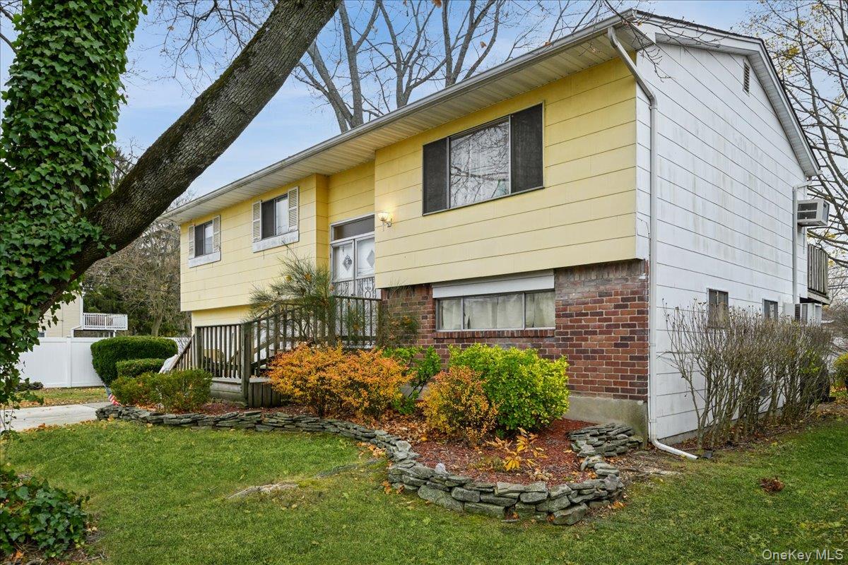 #3 photo, 122 Haypath Road, Нассау ‖ Bethpage , NY 11714