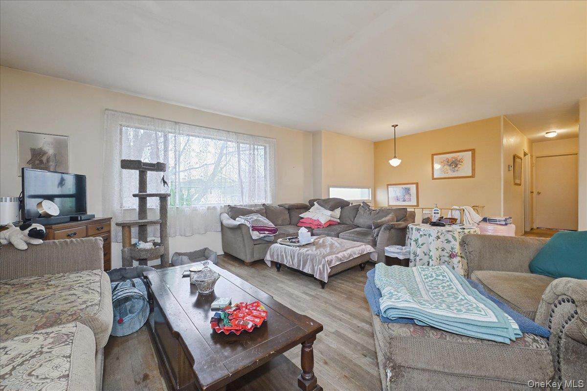 #5 photo, 122 Haypath Road, Нассау ‖ Bethpage , NY 11714