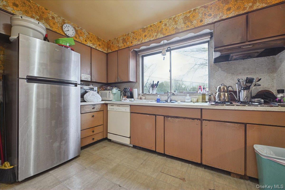 #9 photo, 122 Haypath Road, Нассау ‖ Bethpage , NY 11714