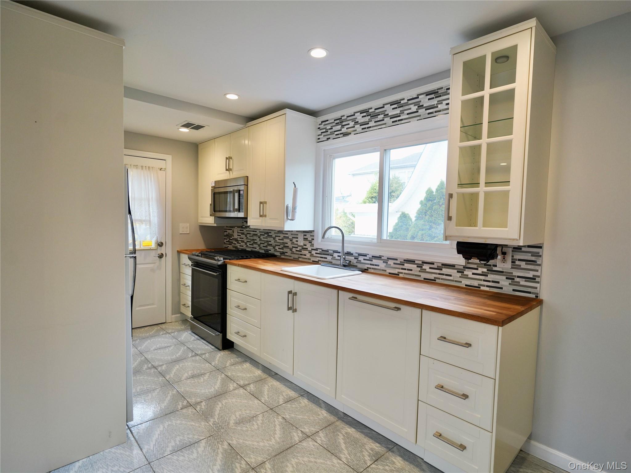 #6 photo, 5 Ashwood Road, 롱 아일랜드 Port Washington , NY 11050