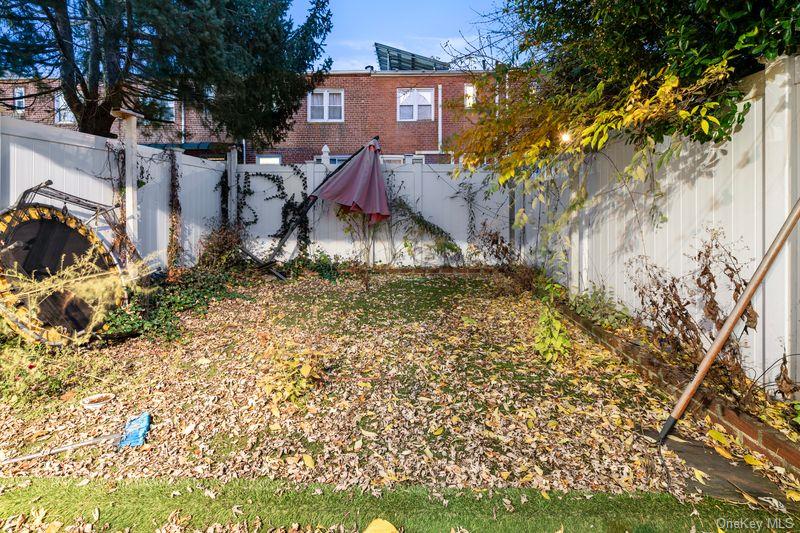 #18 photo, 727 Euclid Avenue, Бруклин ‖ Brooklyn , NY 11208