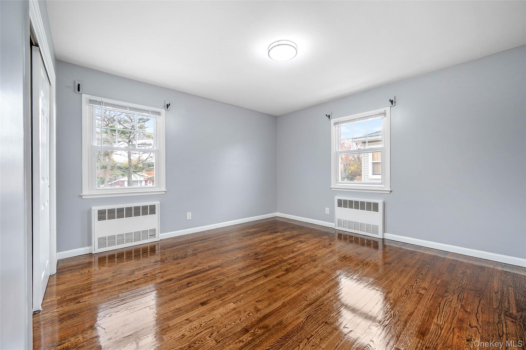 #10 photo, 22 Sandalwood Avenue, 长岛 Valley Stream , NY 11581